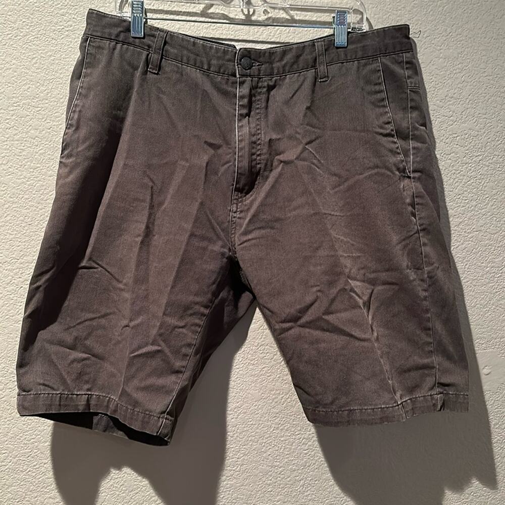 Volcom Grey Chino 9 inch Shorts sz 36